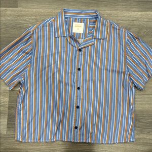 Cropped Short Sleeve Button-Up Shirt